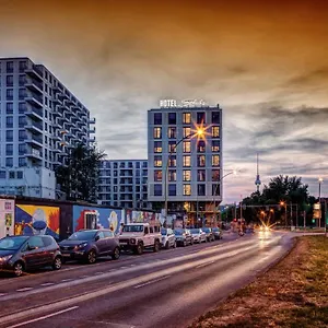 Otel Schulz At The East Side Gallery