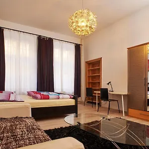 Littlefriedrichrooms @ Propellerwerk Berlin